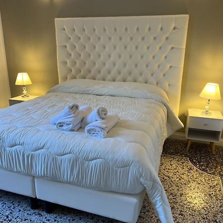 Luxury Room Anelli Center Of Roma Exterior photo