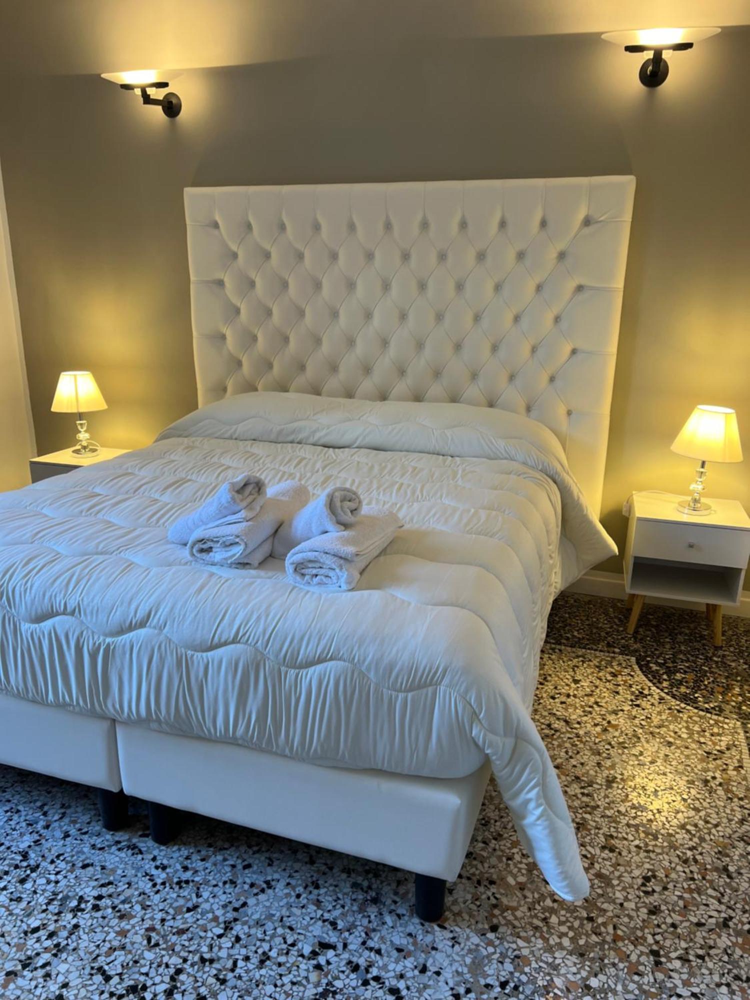 Luxury Room Anelli Center Of Roma Exterior photo